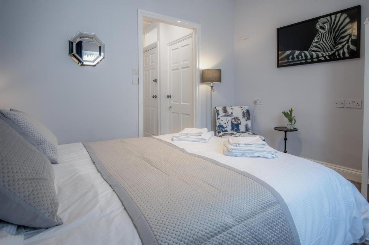 Gwynne House - 6 Bedroom Luxurious Holiday Home - Tenby Harbour Exterior foto